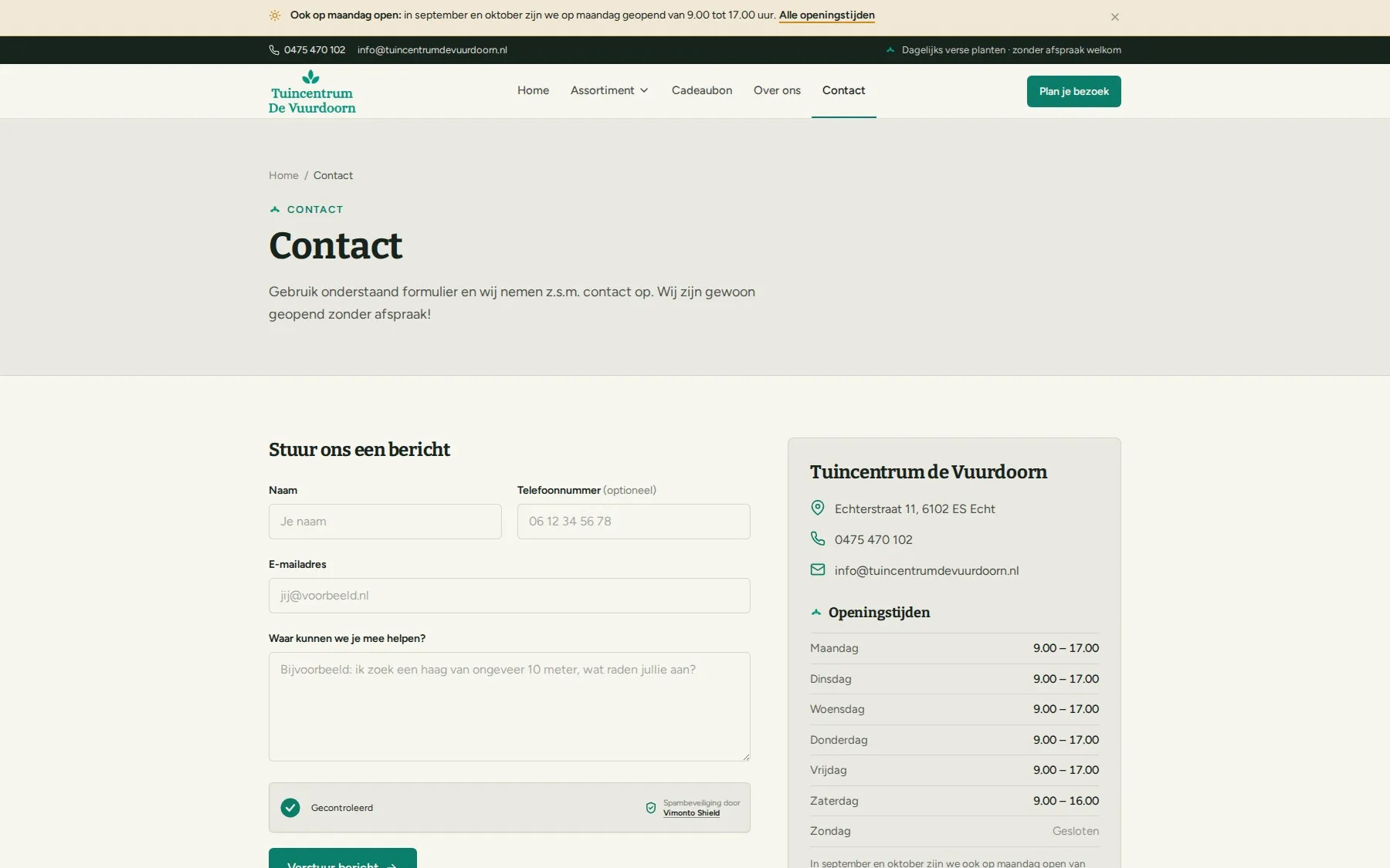 De contactpagina van Tuincentrum de Vuurdoorn met formulier en openingstijdentabel