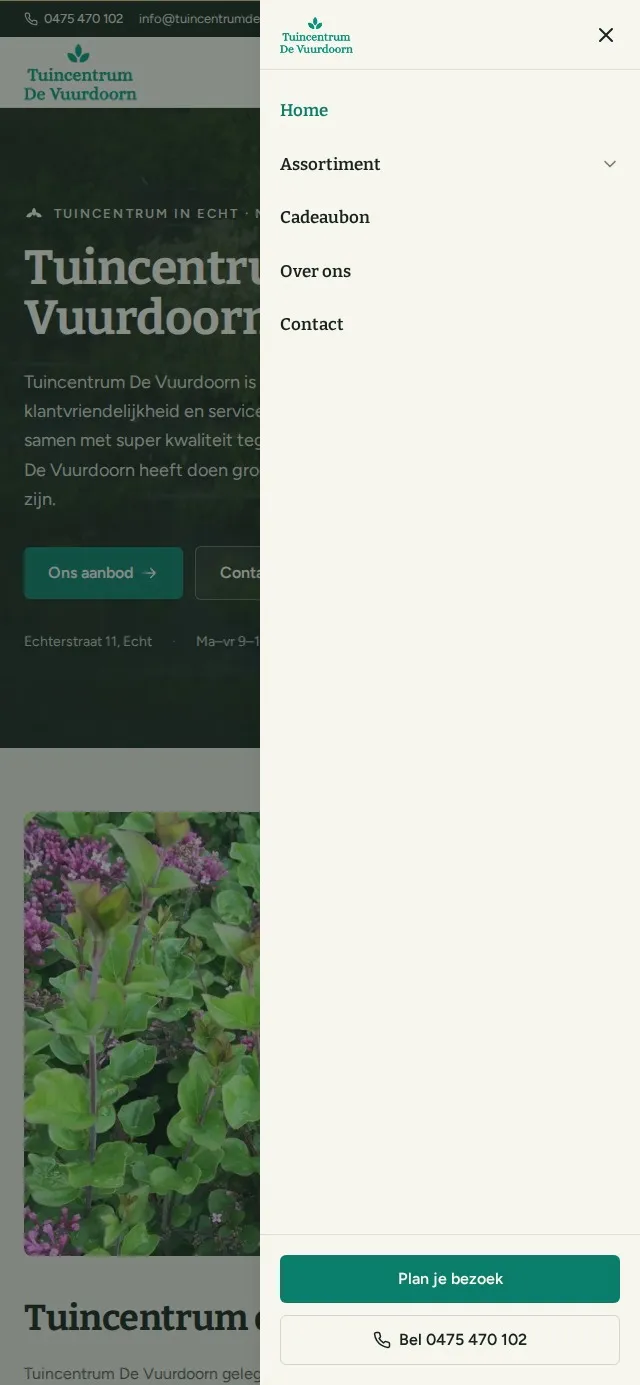 Het geopende mobiele menu van Tuincentrum de Vuurdoorn met de knoppen plan je bezoek en bel ons